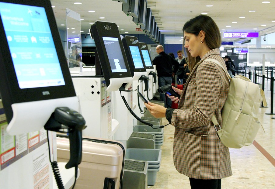 Geneva Airport delivers a more efficient passenger experience with SITA Geneva Airport delivers a more efficient passenger experience with SITA
