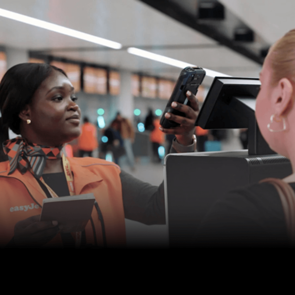 No desk. No queue. No limits. At Gatwick, easyJet crew are using the Ground Crew App to check in passengers, complete document checks and print boarding passes anywhere in the terminal. 