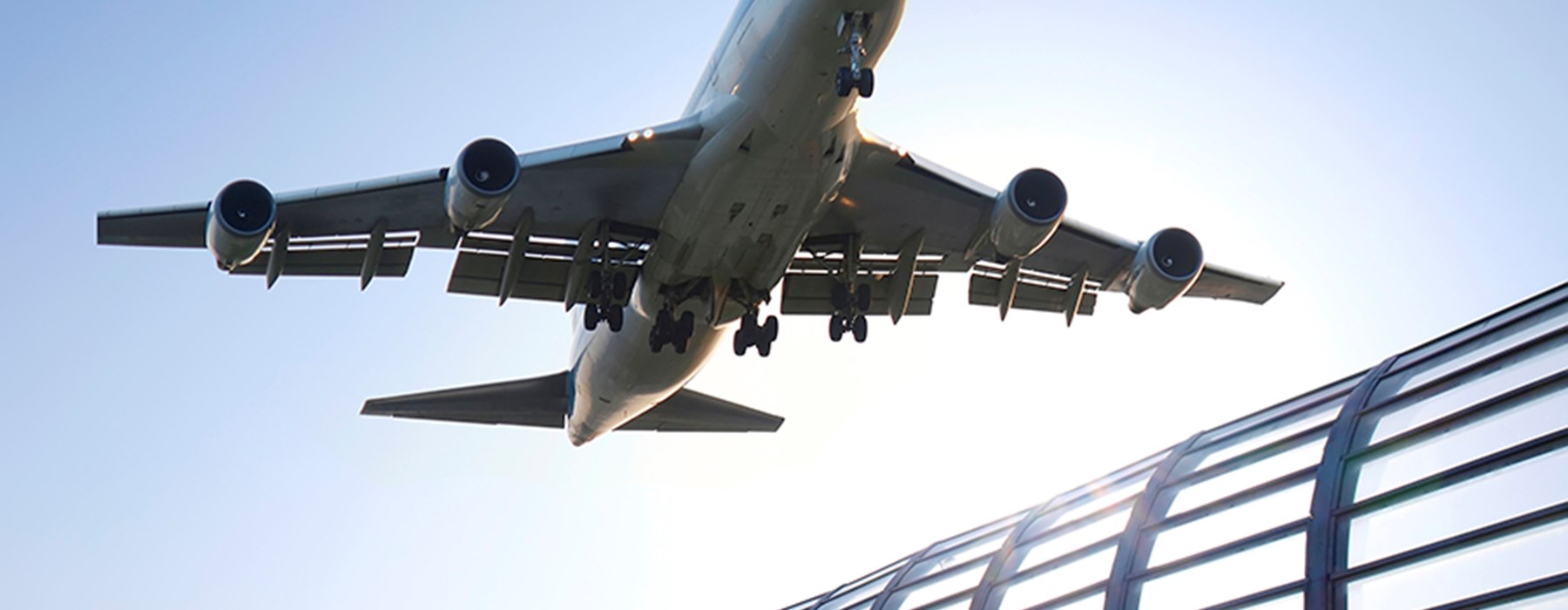 How does digitalization optimize airline operations?
