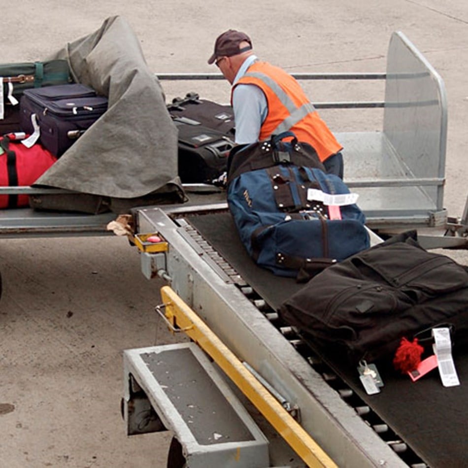 Avoid flight delays due to offloading bags Avoid flight delays due to offloading bags